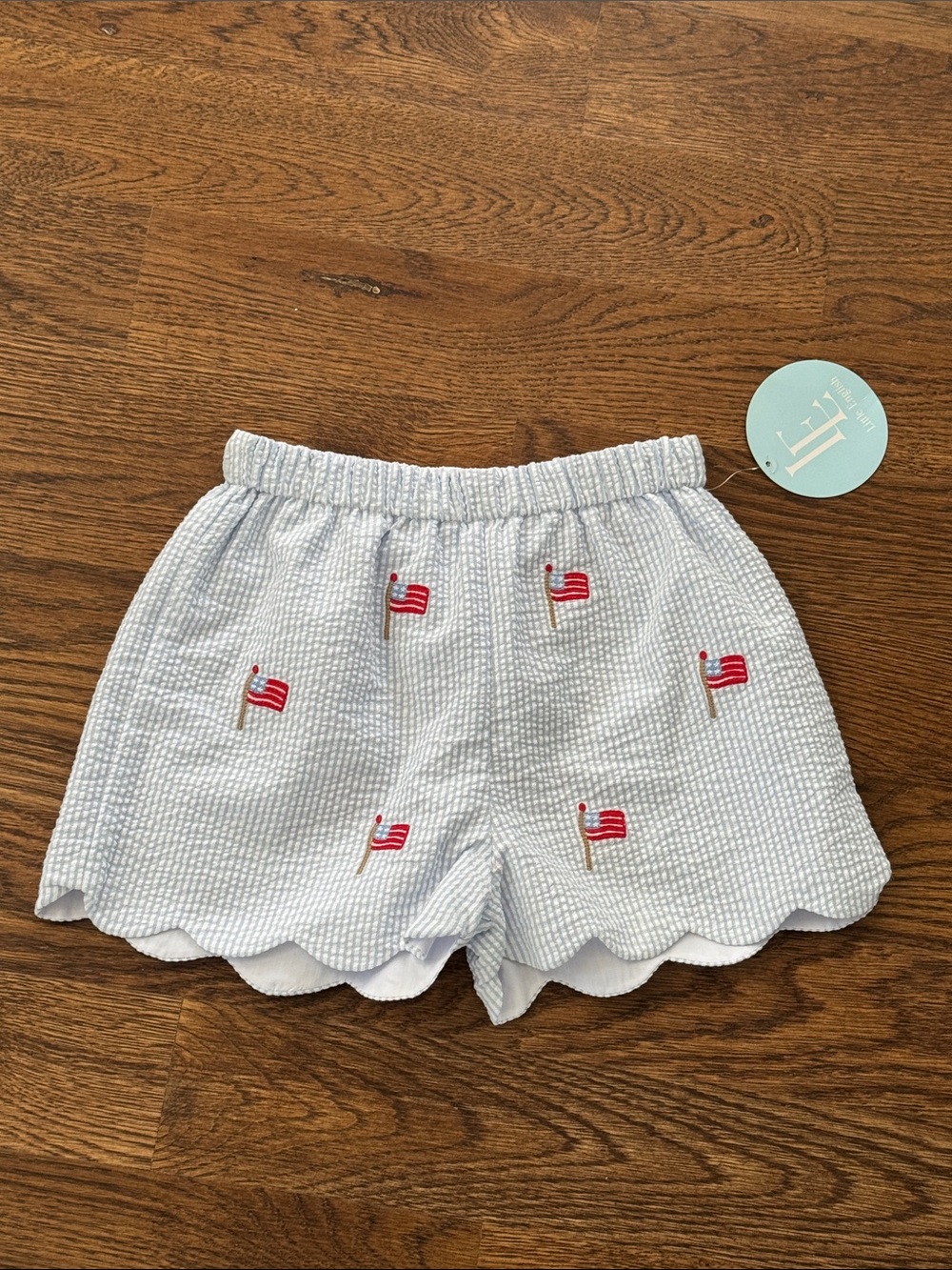 Little English New With Tags Blue Seersucker Embroidered Scallop Short- Flags